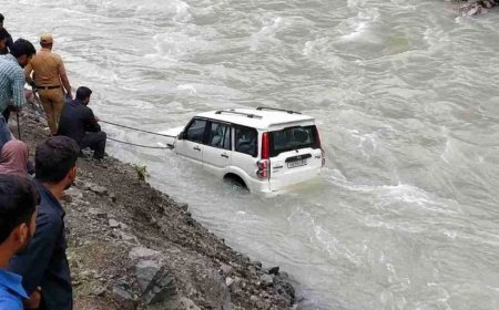 किश्तवाड़ में बड़ा हादसा, चिनाब नदी में गिरी महिंद्रा स्कॉर्पियो; 5 लोगों की मौत