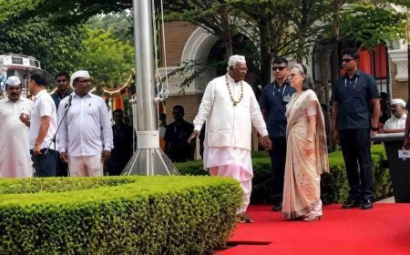 कांग्रेस मुख्यालय में ‘वंदे मातरम’ पर घमासान! राहुल-सोनिया के इशारे पर भाजपा का हमला, कांग्रेस ने दी सफाई