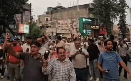 यमुनानगर में भाजपा ने कैंडल मार्च निकाला:कांग्रेस पर राष्ट्रीय गीत के अपमान का लगाया आरोप; MLA बोले-सम्मान के लिए सड़कों पर उतरे