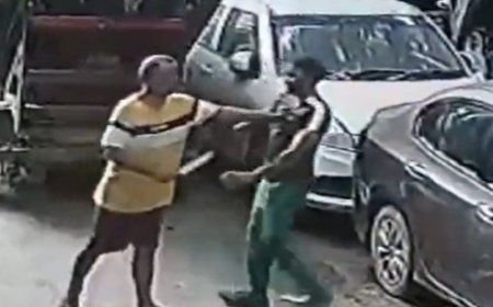 दिल्ली में MCD सफाईकर्मी की सरेआम चाकू घोंपकर हत्या:ड्राइवर को साथी पर पत्नी के साथ बातचीत करने का था शक, घटना सीसीटीवी में कैद