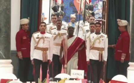 राष्ट्रपति भवन में एट होम रिसेप्शन, PM मोदी पहुंचे:मुर्मू के इवेंट में 650 मेहमान शामिल, इनमें 100 VVIP; पैरा-क्रिकेटर आमिर हुसैन लोन भी खास मेहमान