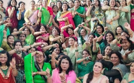 आगरा में महिलाओं मल्हार गीत संग मनाई तीज:हरे परिधानों में मनाया हरियाली उत्सव, जगह-जगह हुए कार्यक्रम