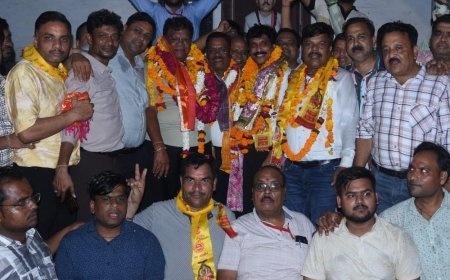 हाथरस में श्री अग्रवाल सभा के द्विवार्षिक चुनाव संपन्न:अनिल अग्रवाल बने अध्यक्ष, जीत के बाद ढोल-नगाड़ों के साथ निकला विजय जुलूस