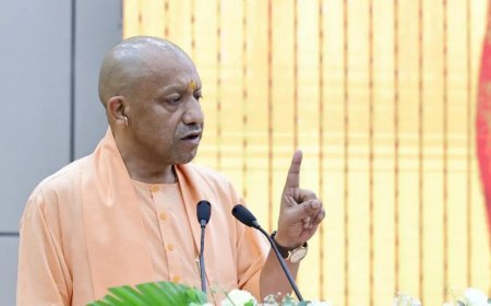 सीतापुर में CM योगी का बड़ा एक्शन, चौकी इंचार्ज निलंबित; SHO के खिलाफ जांच शुरू, 3 आरोपी हिरासत में