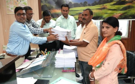मतदाता सूची पुनरीक्षण को लेकर राजनीतिक दलों के साथ बैठक,31 अगस्त तक निपटाए जाएंगे नो मैपिंग,विसंगति श्रेणी के मामले।*