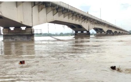 Nepal Flood: यूपी के कुशीनगर, महराजगंज, सरयू और घाघरा के तटीय इलाकों पर मंडराया बाढ़ का खतरा