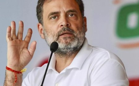 राहुल की CM फडणवीस से अपील-आदिवासी छात्रों से मिलें:लेटर लिखा- वे 10 दिन से भूख हड़ताल पर; पुणे में हॉस्टल स्टूडेंट ने बताई थीं समस्याएं