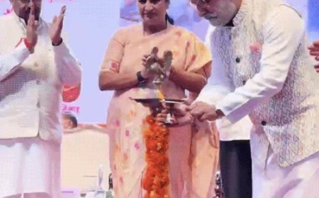 दिल्ली लक्ष्मी योजना शुरू:पात्र महिलाओं को हर माह मिलेंगे ₹2,500, पहले चरण में बांटे 4,000 स्वीकृति पत्र