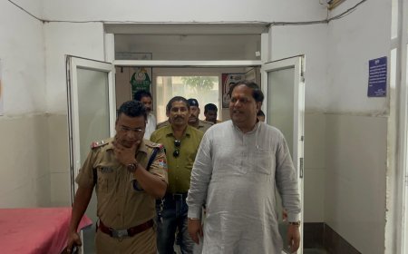 महापौर ने जिला अस्पताल पहुंचकर घायल महिला कांस्टेबल का हाल जाना