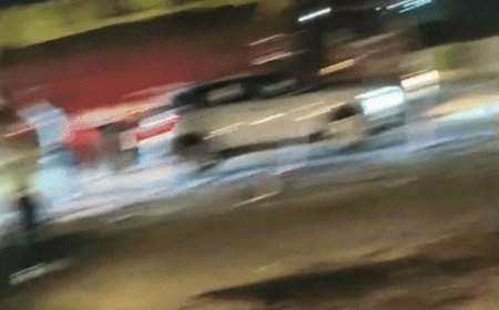 पानीपत में सफारी-पिकअप की जोरदार भिड़ंत:दोनों वाहन पलटे, 3 लोग घायल; दिल्ली की तरफ से आए थे कार सवार