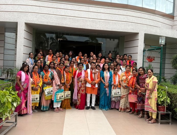महिलाओं के आर्थिक सशक्तिकरण की मिसाल बनी 'लखपति दीदी' योजना, विधायक शिव अरोरा ने 30 महिलाओं को किया सम्मानित