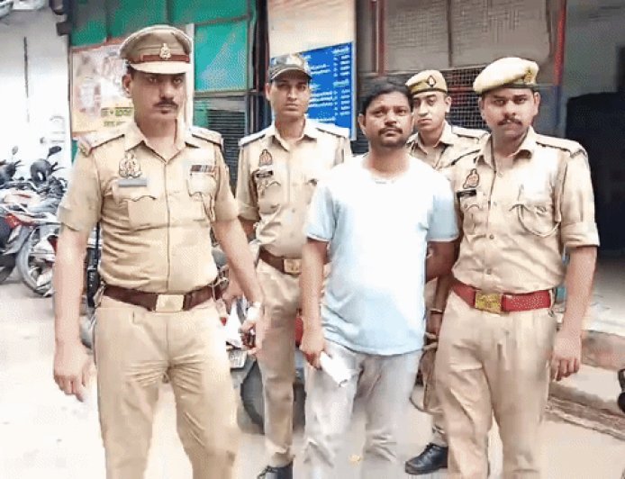 3.30 करोड़ की धोखाधड़ी में फिल्म डायरेक्टर का साथी अरेस्ट:अंडा कारोबारी से मांगी थी 60 लाख रंगदारी, 25 हजार का था इनाम