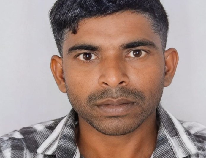 हांसी में ट्रक से कुचलकर व्यक्ति की मौत:गाड़ी को बैक कर रहा था ड्राइवर, 2 बेटियों का पिता था