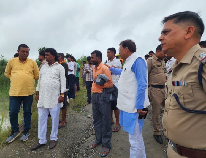 गोला नदी में छात्र के बहने से हड़कंप, NDRF- SDRF का सघन रेस्क्यू अभियान जारी
