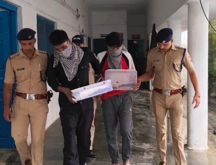 एसएसपी अजय गणपति के निर्देशन में जुलूस में हथियार लहराकर दहशत फैलाने वालों पर लगातार कस रहा है कड़ा शिकंजा*