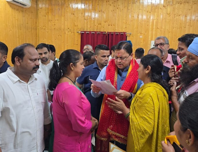 सीएम ने सुनीं जनसमस्याएं, दिए अधिकारियों को त्वरित समाधान के  निर्देश।*