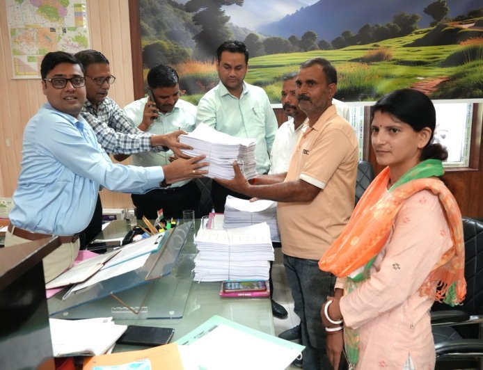 मतदाता सूची पुनरीक्षण को लेकर राजनीतिक दलों के साथ बैठक,31 अगस्त तक निपटाए जाएंगे नो मैपिंग,विसंगति श्रेणी के मामले।*