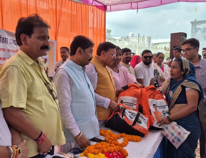 श्रमिकों के कल्याण और सम्मान के लिए प्रतिबद्ध है धामी सरकार: राजेश शुक्ला
