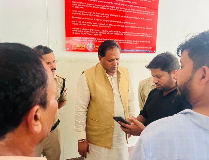 मेडिकल कॉलेज की व्यवस्थाओं में होगा सुधार, महापौर ने किया निरीक्षण