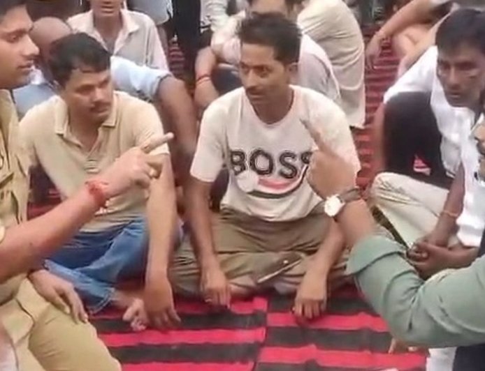 मंत्री की चापलूसी करो खाली... हम दो बार रहे:देवबंद में बिजली कटौती को लेकर ग्रामीण, सीओ से भिड़े कार्तिकेय राणा, बोले; 10 घंटे भी नहीं मिल रही बिजली