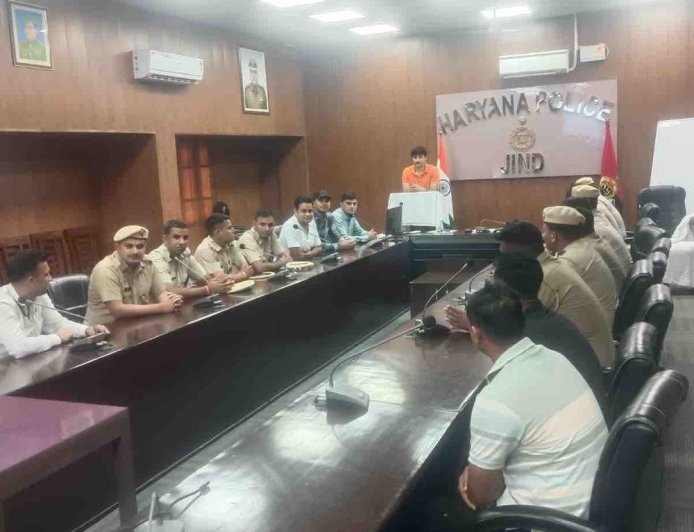 जींद के थानों में दर्ज होगी गुम मोबाइल की शिकायत:उपभोक्ता को देनी होगी सभी जानकारी, ऑपरेटरों को CEIR पोर्टल का प्रशिक्षण दिया