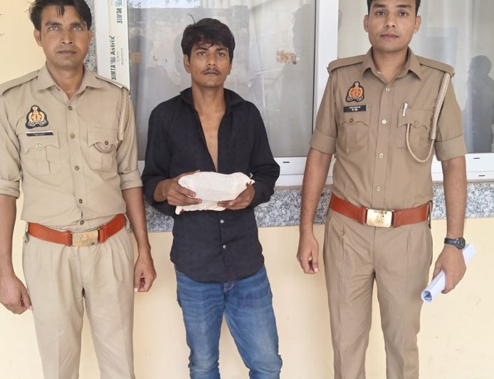मंदिर से 4 तांबे के नाग देवता चुराने वाला गिरफ्तार:बेचने की फिराक में था आरोपी, CCTV से पुलिस ने 24 घंटे में पकड़ा