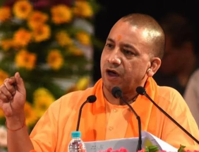 CM योगी की दो टूक- कानून से खिलवाड़ करने वालों की धज्जियां उड़ा देंगे, माफिया के बाद इंसेफेलाइटिस का भी किया समाधान