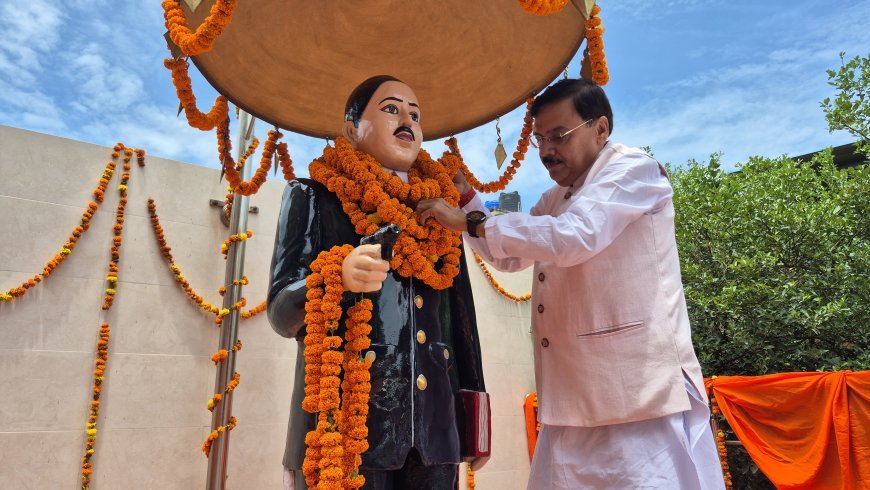 शहीद उधम सिंह के बलिदान दिवस पर पूर्व विधायक राजेश शुक्ला ने अर्पित की भावभीनी श्रद्धांजलि