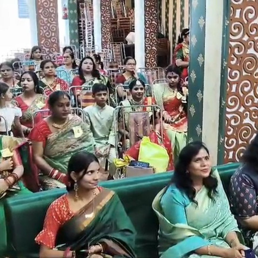 लखनऊ में राजाजीपुरम में हरियाली तीज उत्सव:महिलाओं ने पारंपरिक परिधानों में गीत-नृत्य से मनाया सावन
