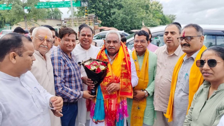 रुद्रपुर में भाजपा कार्यकर्ताओं से मिले कैबिनेट मंत्री मदन कौशिक, संगठन को मजबूत बनाने पर दिया जोर