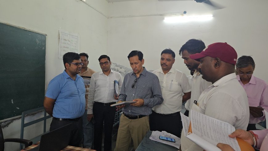आयुक्त दीपक रावत ने किया SIR कार्यों का स्थलीय निरीक्षण ।