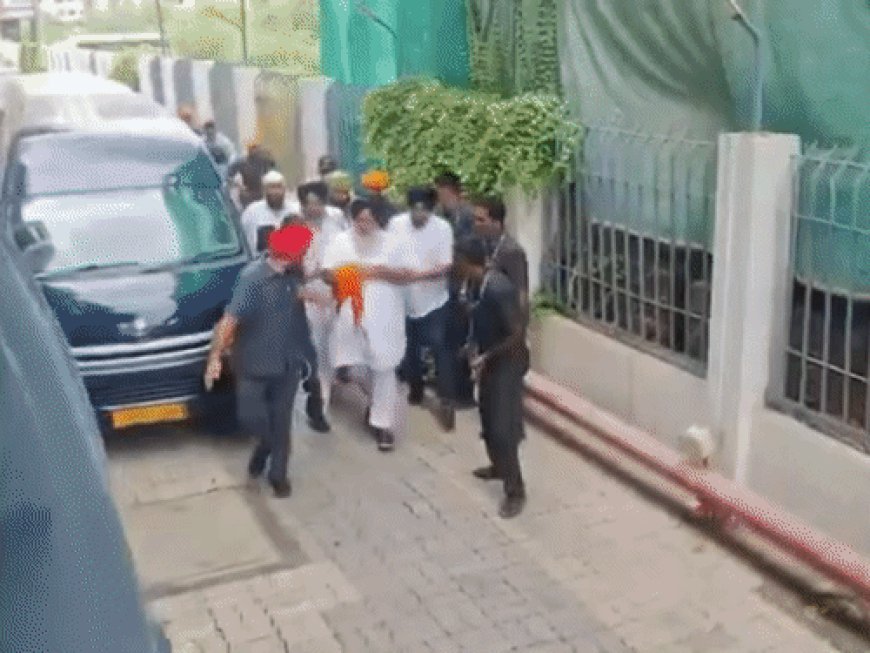 पंजाब के पूर्व डिप्टी-CM सुखबीर बादल पर गुरुद्वारे में हमला:नांदेड़ में निहंग ने कृपाण मारी; मोदी ने हाल पूछा, 2024 में भी गोल्डन टेंपल में हो चुकी फायरिंग