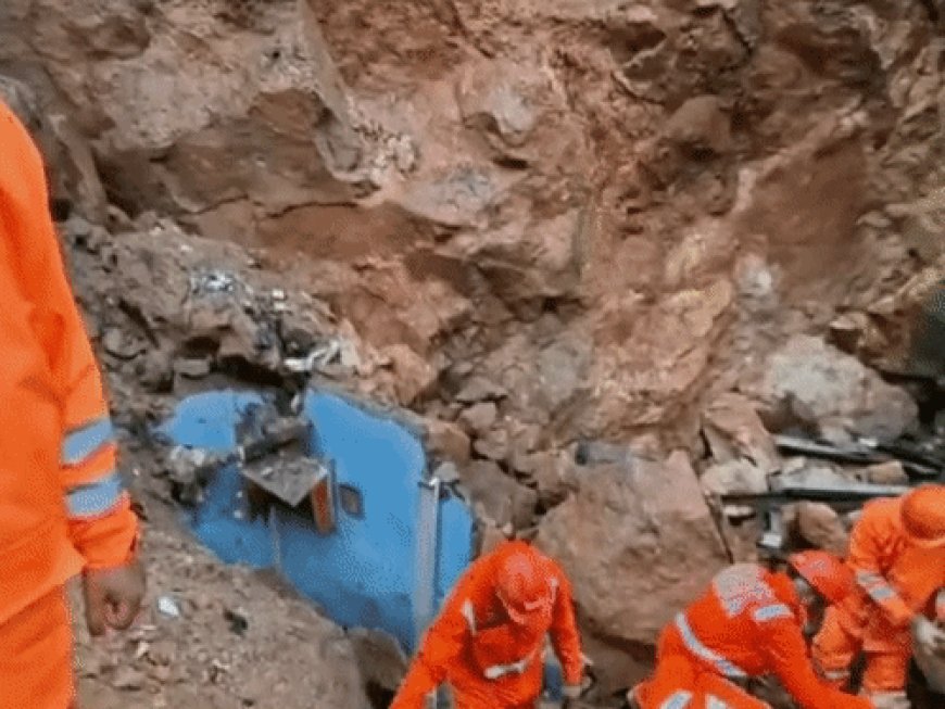 मुंबई के घाटकोपर में लैंडस्लाइड, 7 की मौत:पहाड़ का हिस्सा तीन घरों पर गिरा, मलबे में दबे लोगों को कैमरों से तलाशा