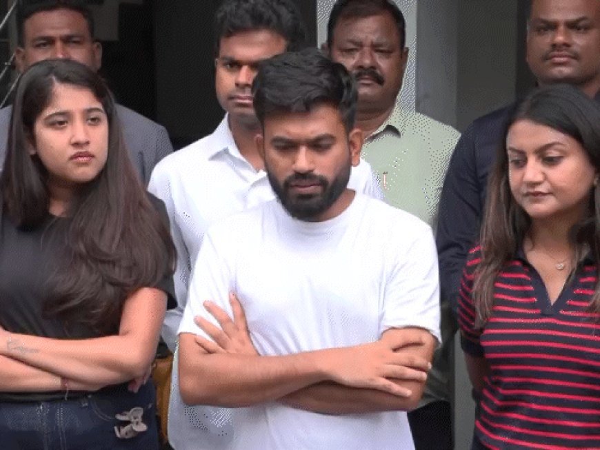 अभिजीत दीपके बोले- पॉलिटिकल पार्टी नहीं बनाएंगे:कॉकरोच जनता पार्टी प्रेशर ग्रुप की तरह काम करेगी, देश को जन-आंदोलन की जरूरत