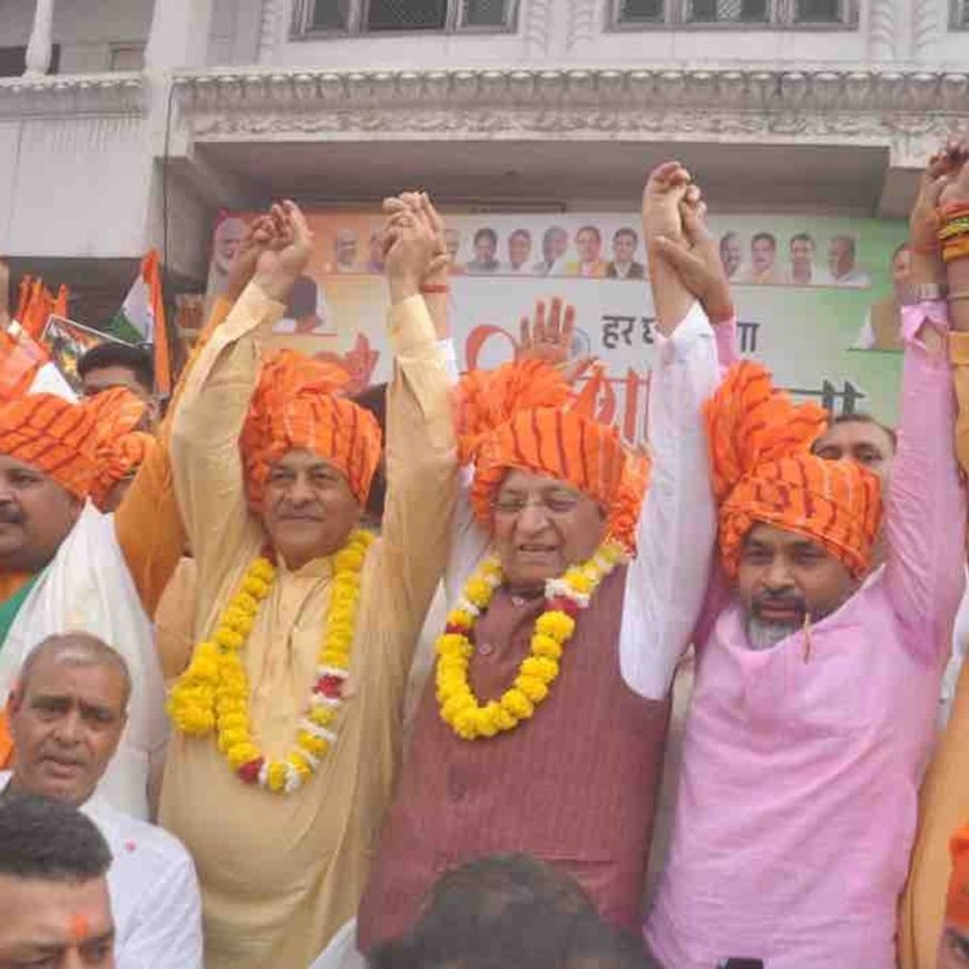 गाजियाबाद में भाजपा की तिरंगा यात्रा:गुरुद्वारा साहिब से शहीद पथ तक निकली यात्रा; तिरंगे के साथ गूंजे ‘भारत माता की जय’ के नारे