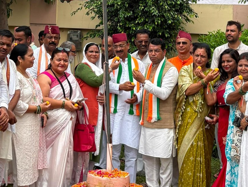 80 वे स्वतंत्रता दिवस पर विधायक शिव अरोरा ने रुद्रपुर में जगह-जगह किया ध्वजारोहण* *आजादी के वीर सेनानियों के त्याग को नमन कर विकसित, आत्मनिर्भर एवं सशक्त भारत के निर्माण का लिया संकल्प
