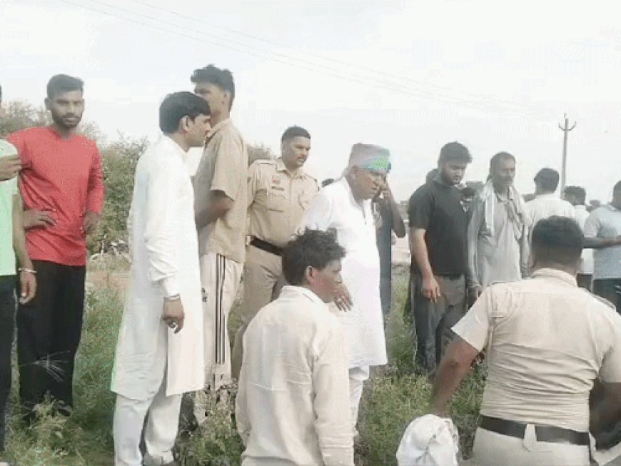 महेंद्रगढ़ सड़क हादसे में 3 युवक घायल:विधायक ओमप्रकाश यादव ने काफिला रुकवाकर अस्पताल पहुंचाया, गाड़ी ने बाइक में मारी टक्कर
