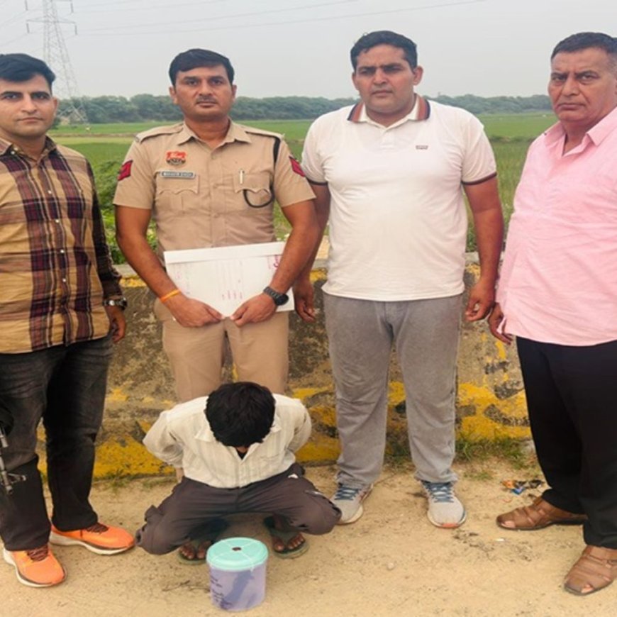 रोहतक पुलिस ने अवैध हथियार सहित 2 आरोपी किए काबू:2 देशी पिस्तौल व 3 जिंदा रौंद बरामद, आरोपियों से पूछताछ जारी