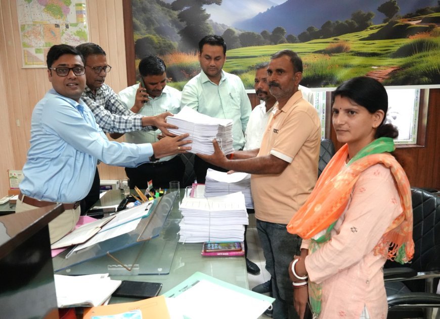 मतदाता सूची पुनरीक्षण को लेकर राजनीतिक दलों के साथ बैठक,31 अगस्त तक निपटाए जाएंगे नो मैपिंग,विसंगति श्रेणी के मामले।*