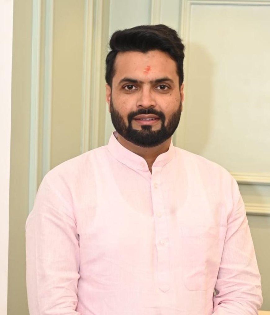 युवाओं को रोजगार मांगने वाला नहीं, रोजगार देने वाला बना रही धामी सरकार : विपुल मैंदोली*