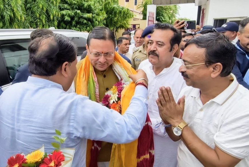 युवा विद्यार्थी मंथन कार्यक्रम में मुख्यमंत्री धामी का महापौर ने किया स्वागत