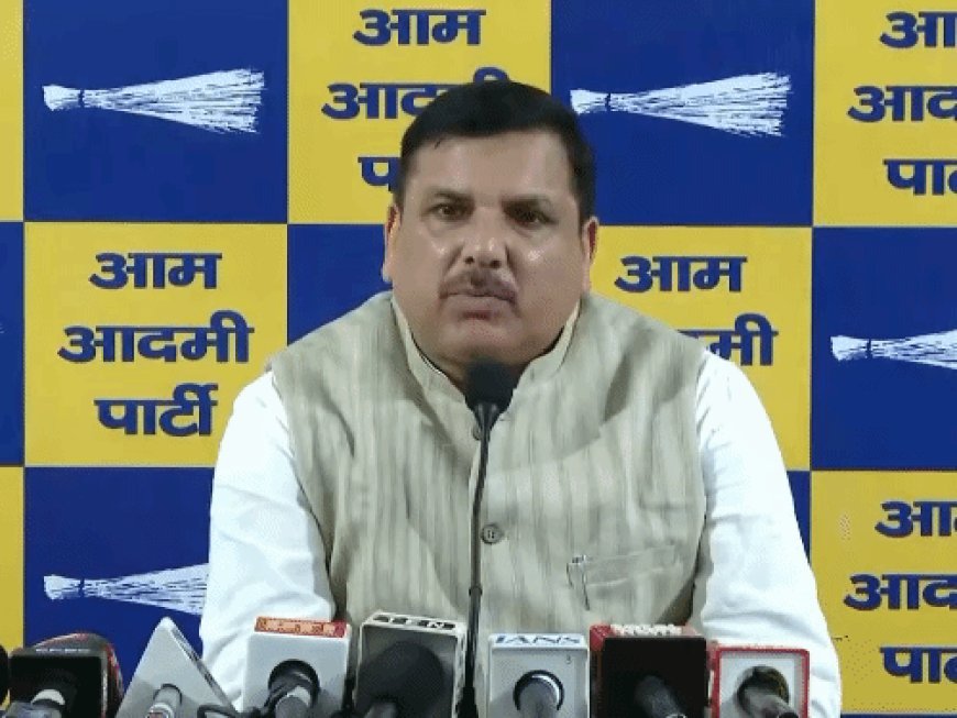 केंद्र सरकार के खिलाफ AAP नेता संजय सिंह का हमला:कहा- NCLT भ्रष्टाचार का सबसे बड़ा अड्डा, हेयरकट नहीं गर्दन कट स्कीम चला रही सरकार