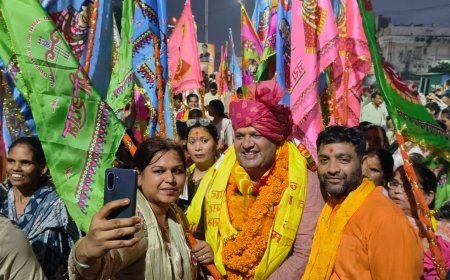 श्रीकृष्ण जन्मोत्सव की भव्य शोभायात्रा का महापौर ने किया स्वागत