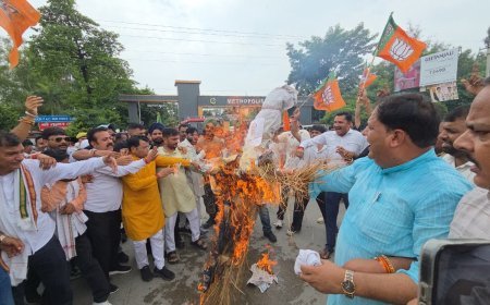 कांग्रेस के विरोध में भाजपा का जोरदार प्रदर्शन