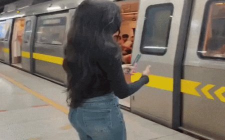 मेट्रो में रील का खतरनाक ट्रेंड, DMRC का अल्टीमेटम:गुरुग्राम समेत NCR के स्टेशनों पर निगरानी बढ़ाई, पकड़े जाने पर होगी कार्रवाई