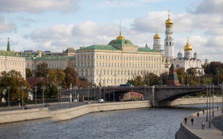 Kremlin में अमेरिकी दूतों से मिले Putin, कीव पर 72 घंटे हमले रोकने का दिया आदेश