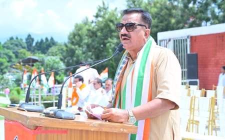 हल्द्वानी के ‘शुद्धिकरण’ के खिलाफ कांग्रेस का हल्ला बोल, मुख्यमंत्री आवास कूच में उमड़ा जनसैलाब