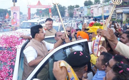 भाजपा राष्ट्रीय अध्यक्ष को महापौर ने भेंट किया त्रिशूल