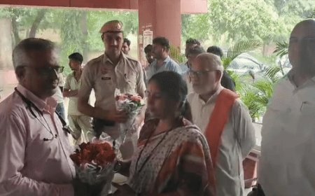 रेवाड़ी में महिला आयोग की वाइस चेयरपर्सन का औचक निरीक्षण:IGU में अव्यवस्थाओं पर भड़कीं, बोलीं- छात्राओं की सुरक्षा से समझौता नहीं