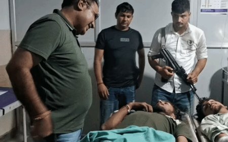 एनकाउंटर में पकड़े बदमाश का ACP ने गाल थपथपाया:बोले-तेरे को मरना चाहिए था; सोनीपत पुलिस ने प्रॉपर्टी डीलर के ऑफिस पर फायरिंग के बाद दबोचा